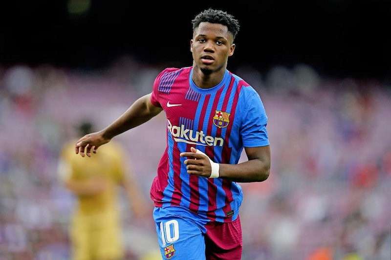 西甲巴塞罗那3-0莱万特：法蒂伤愈破门，助巴萨重回胜轨