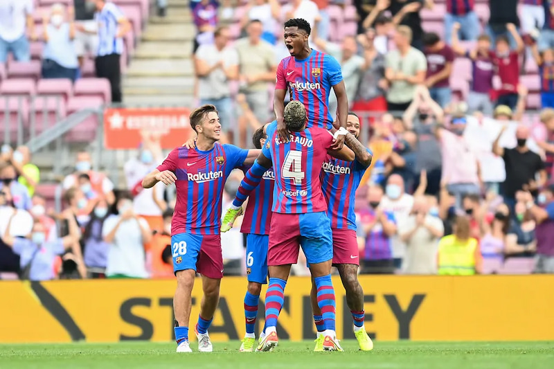 西甲-巴塞罗那3-0莱万特-法蒂的华丽回归，助力巴萨重回胜轨