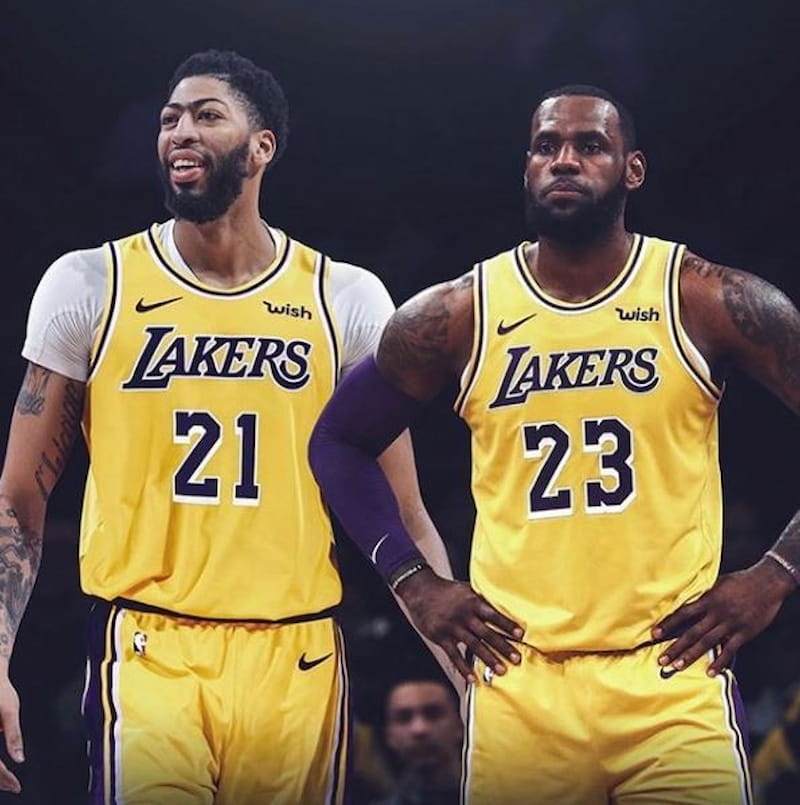 詹姆斯生日之夜击败马刺