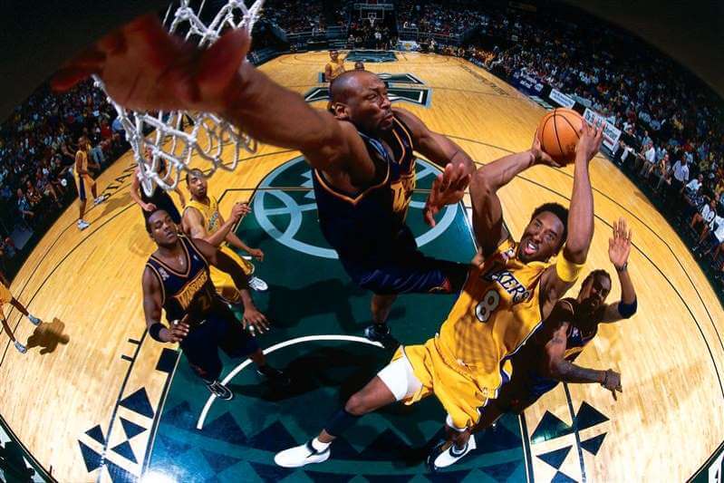 你见过凌晨四点的洛杉矶?科比走了,传奇还在