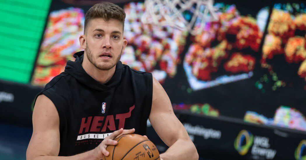 热火表现不如预期,伦纳德动手术赛季报销