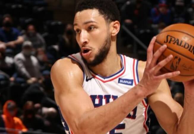 哈里斯与西蒙斯联手助队锁定胜局