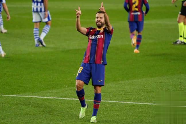 佩德里传球,布雷斯韦特拉球突破至小禁区前射门竟然打飞。