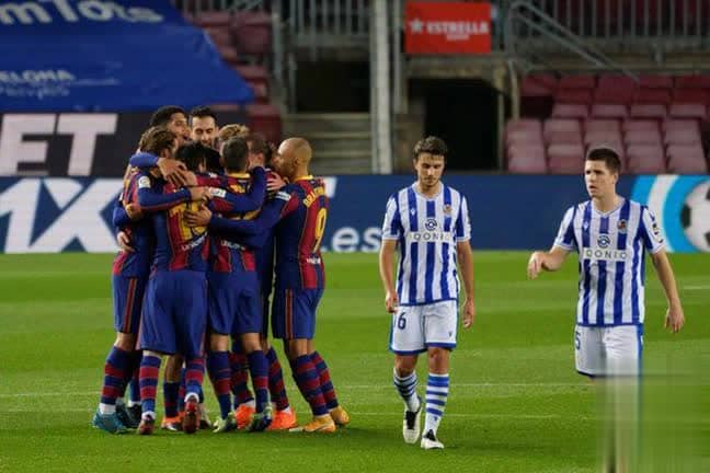 布斯克茨传球,梅西禁区左侧射门被没收