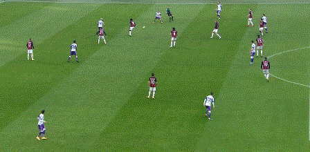 佛罗伦萨第21分钟险些追平，里贝里左肋直塞，弗拉霍维奇小禁区角上左脚斜射被唐纳鲁马指尖一托击中近门柱。