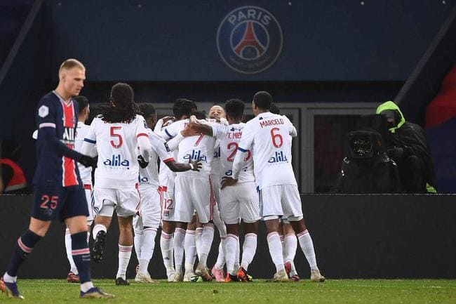 2020/21赛季法甲第14轮焦点战展开角逐，巴黎圣日耳曼主场迎战里昂。