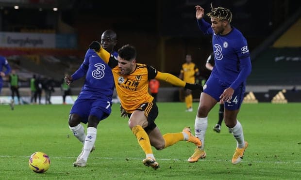 内托突入禁区左侧摔倒,裁判阿特维尔判罚点球