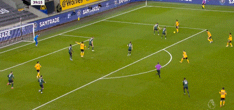 波登塞在门前12米处左脚凌空射门被洛里没收