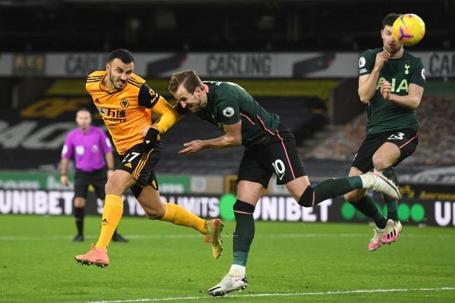 佩德罗-内托右侧开角球，塞斯前点距门5米处头球弹地入远角，1比1