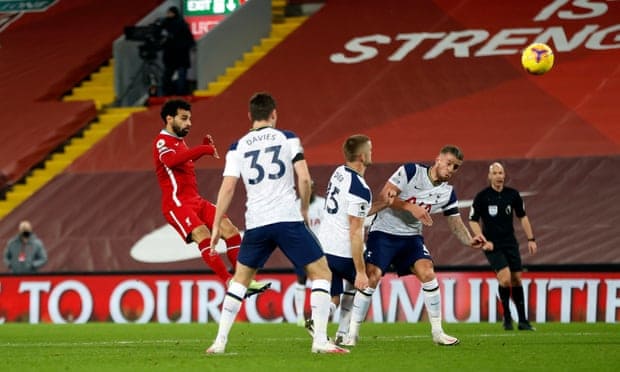 琼斯切入禁区左肋劲射被没收，马内禁区边缘内倒钩射门也缺乏力量。