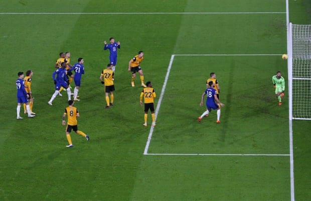 吉鲁小禁区右侧补射偏出