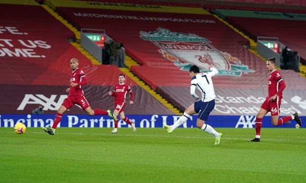 孙兴慜单刀突入禁区左侧12码处，低射近角得手，比分变为1-1